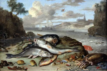 Stillleben mit Fischen und Meeresgetier in einer Küstenlandschaft